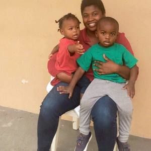 Meet your Posher, Emilienne